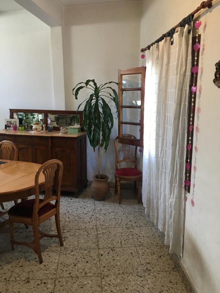 **u$s 110.000.-** - PH TIPO CASA EN TRES NIVELES - IDEAL DOS FAMILIAS - SEGUROLA ESQ. EVA PERON - LANUS OESTE