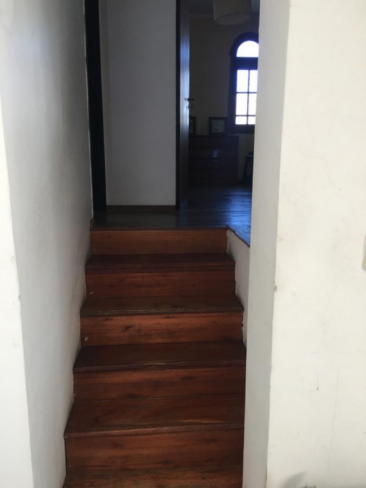 **u$s 110.000.-** - PH TIPO CASA EN TRES NIVELES - IDEAL DOS FAMILIAS - SEGUROLA ESQ. EVA PERON - LANUS OESTE