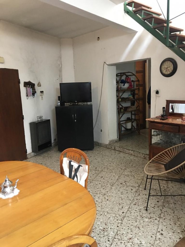 **u$s 110.000.-** - PH TIPO CASA EN TRES NIVELES - IDEAL DOS FAMILIAS - SEGUROLA ESQ. EVA PERON - LANUS OESTE