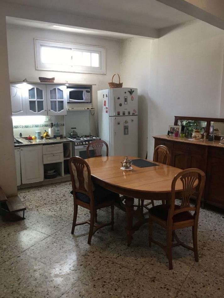 **u$s 110.000.-** - PH TIPO CASA EN TRES NIVELES - IDEAL DOS FAMILIAS - SEGUROLA ESQ. EVA PERON - LANUS OESTE