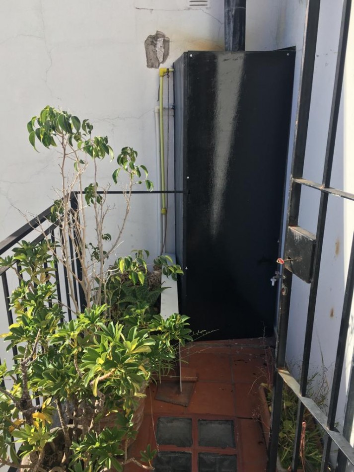 **u$s 110.000.-** - PH TIPO CASA EN TRES NIVELES - IDEAL DOS FAMILIAS - SEGUROLA ESQ. EVA PERON - LANUS OESTE