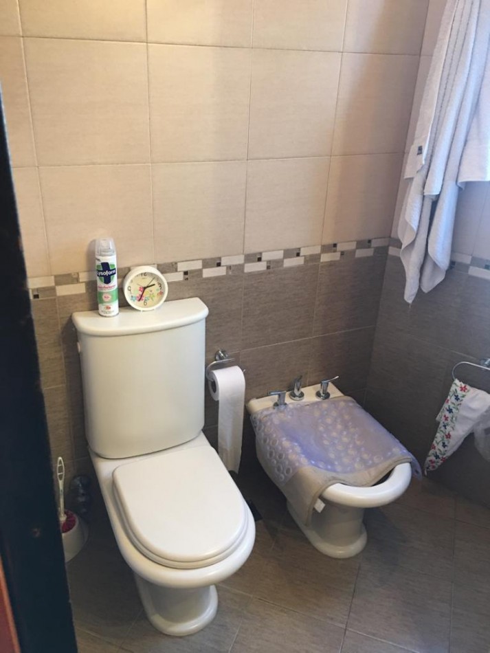 **u$s 110.000.-** - PH TIPO CASA EN TRES NIVELES - IDEAL DOS FAMILIAS - SEGUROLA ESQ. EVA PERON - LANUS OESTE