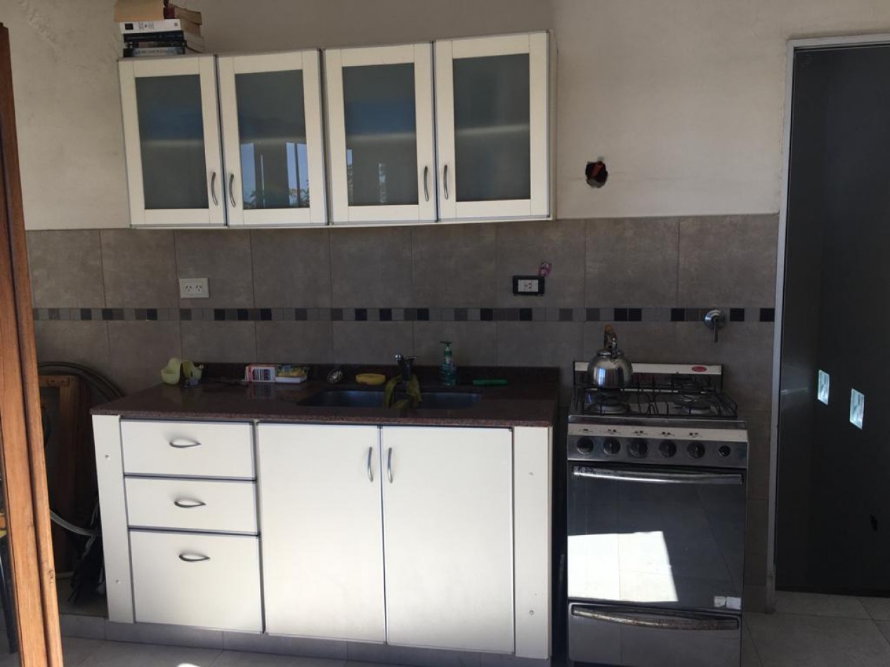 **u$s 110.000.-** - PH TIPO CASA EN TRES NIVELES - IDEAL DOS FAMILIAS - SEGUROLA ESQ. EVA PERON - LANUS OESTE