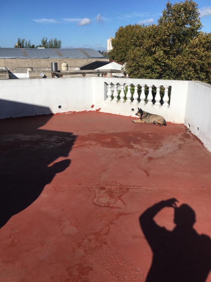 **u$s 110.000.-** - PH TIPO CASA EN TRES NIVELES - IDEAL DOS FAMILIAS - SEGUROLA ESQ. EVA PERON - LANUS OESTE