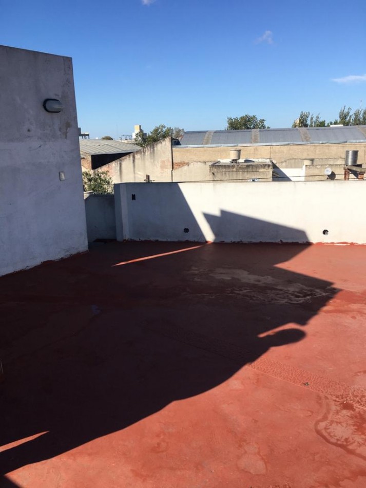 **u$s 110.000.-** - PH TIPO CASA EN TRES NIVELES - IDEAL DOS FAMILIAS - SEGUROLA ESQ. EVA PERON - LANUS OESTE