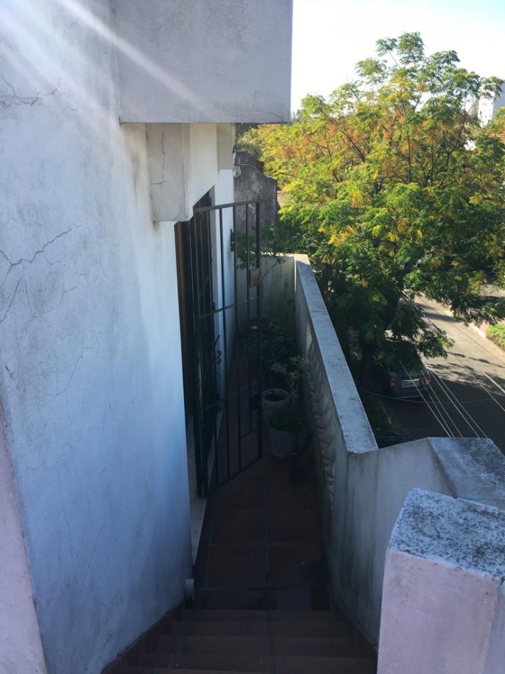 **u$s 110.000.-** - PH TIPO CASA EN TRES NIVELES - IDEAL DOS FAMILIAS - SEGUROLA ESQ. EVA PERON - LANUS OESTE