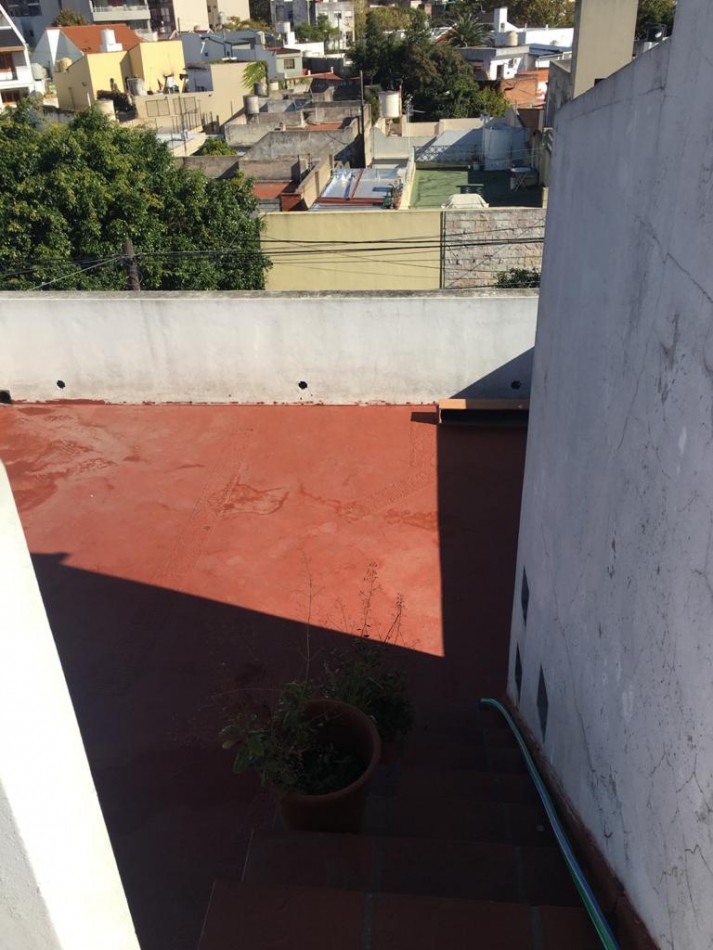 **u$s 110.000.-** - PH TIPO CASA EN TRES NIVELES - IDEAL DOS FAMILIAS - SEGUROLA ESQ. EVA PERON - LANUS OESTE