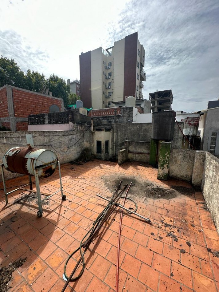 **u$s 47.000.-** - PH 3 AMB. A RECICLAR C/ TERRAZA - 86 metros Totales - QUINTANA 155 - LANUS OESTE