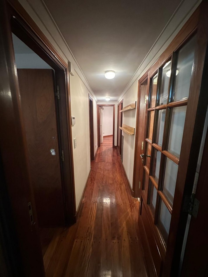 ESPECTACULAR CHALET 5 AMBIENTES CON PARQUE Y COCHERA/QUINCHO EN ALQUILER - CNEL. SEGUI 1000 - LANUS OESTE
