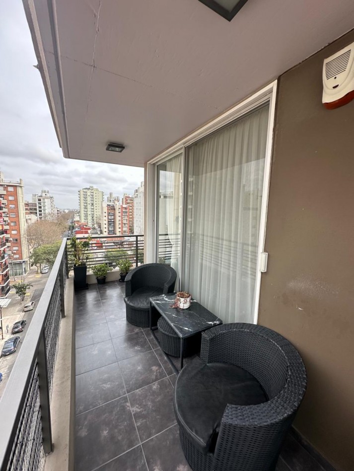 **u$s 155.000.-** - IMPECABLE DEPARTAMENTO DE 3 AMB. AL FRENTE C/COCHERA (Muy Amplia) - PISO ALTO CON PALIER PRIVADO - CARLOS GARDEL AL 100