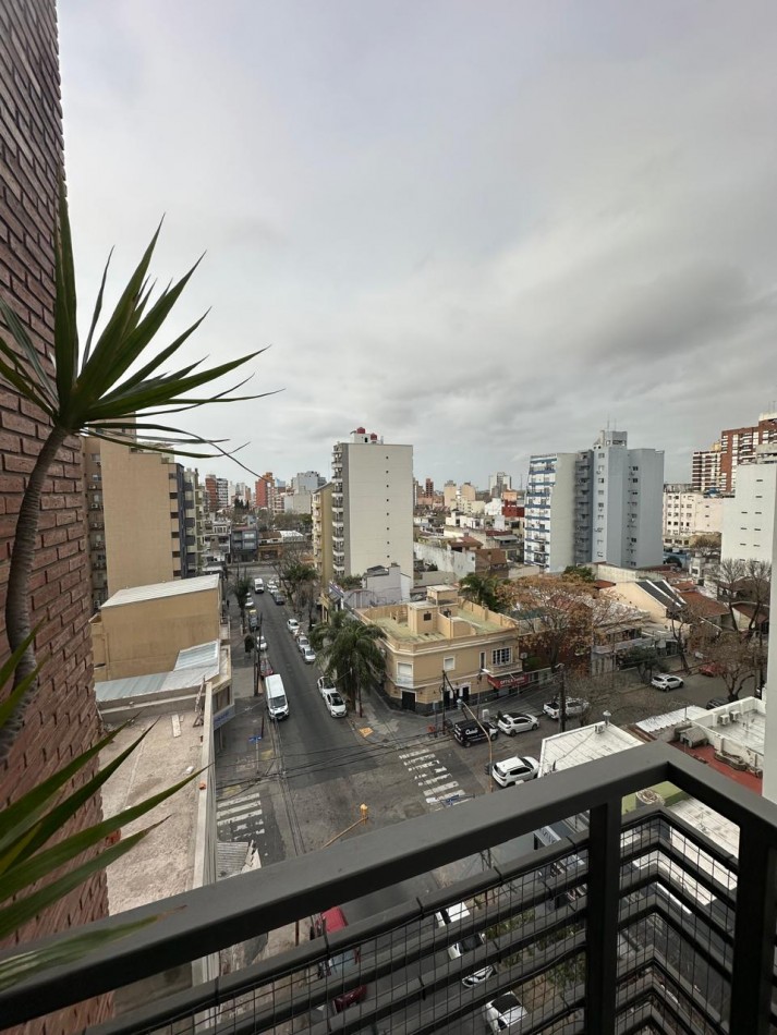 **u$s 155.000.-** - IMPECABLE DEPARTAMENTO DE 3 AMB. AL FRENTE C/COCHERA (Muy Amplia) - PISO ALTO CON PALIER PRIVADO - CARLOS GARDEL AL 100