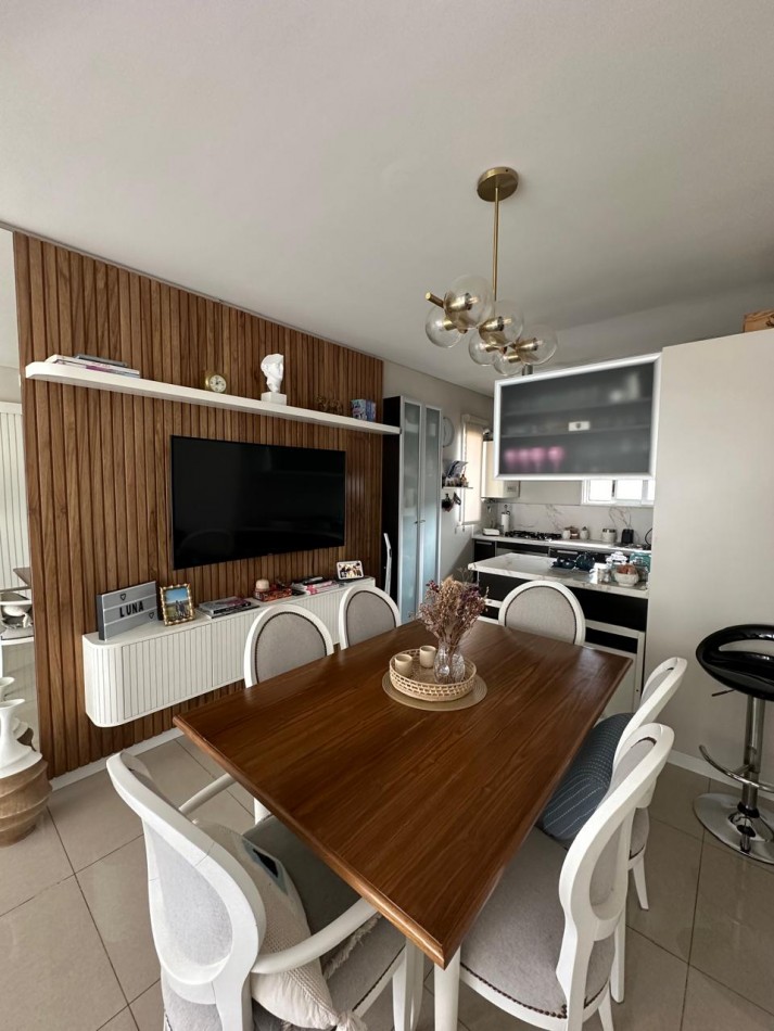**u$s 155.000.-** - IMPECABLE DEPARTAMENTO DE 3 AMB. AL FRENTE C/COCHERA (Muy Amplia) - PISO ALTO CON PALIER PRIVADO - CARLOS GARDEL AL 100