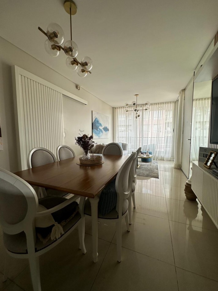 **u$s 155.000.-** - IMPECABLE DEPARTAMENTO DE 3 AMB. AL FRENTE C/COCHERA (Muy Amplia) - PISO ALTO CON PALIER PRIVADO - CARLOS GARDEL AL 100