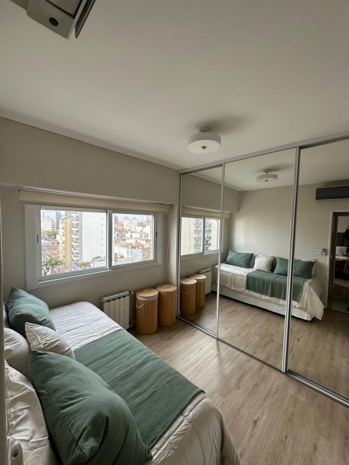 **u$s 155.000.-** - IMPECABLE DEPARTAMENTO DE 3 AMB. AL FRENTE C/COCHERA (Muy Amplia) - PISO ALTO CON PALIER PRIVADO - CARLOS GARDEL AL 100