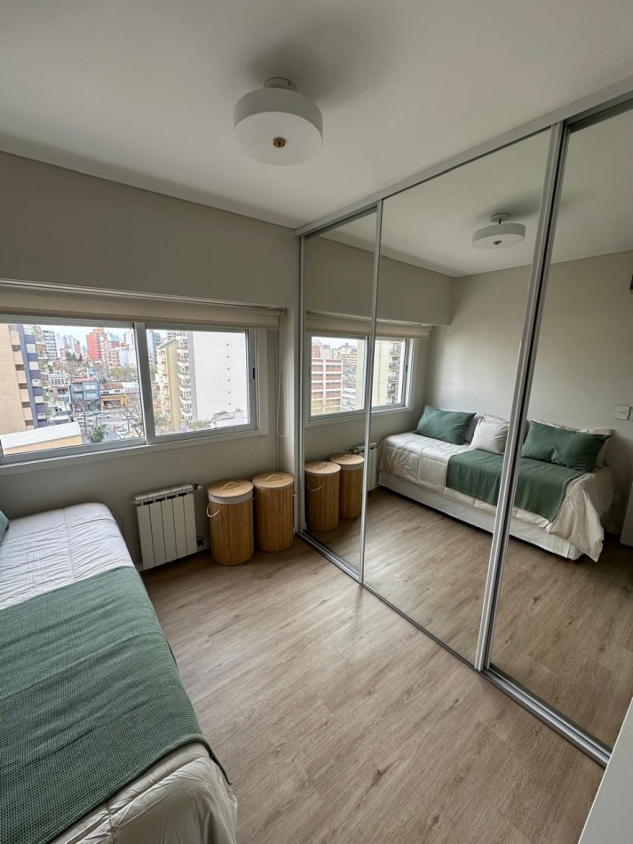 **u$s 155.000.-** - IMPECABLE DEPARTAMENTO DE 3 AMB. AL FRENTE C/COCHERA (Muy Amplia) - PISO ALTO CON PALIER PRIVADO - CARLOS GARDEL AL 100