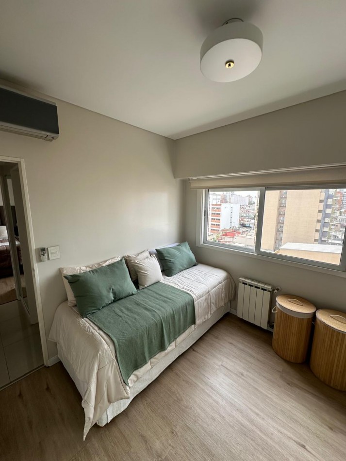 **u$s 155.000.-** - IMPECABLE DEPARTAMENTO DE 3 AMB. AL FRENTE C/COCHERA (Muy Amplia) - PISO ALTO CON PALIER PRIVADO - CARLOS GARDEL AL 100