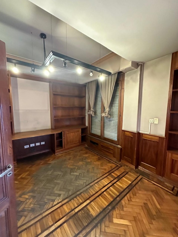 **u$s 185.000.-** - IMPONENTE DPTO AL FRENTE 6 AMBIENTES EN VENTA CON TERRAZA PROPIA A MTRS DE LA ESTACION - Av. H. Yrigoyen y Carlos Gardel