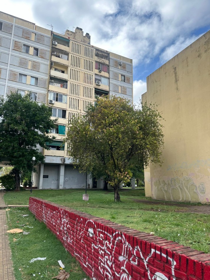 **u$s 39.500.-** - DPTO 3 AMB. EN VENTA  - BARRAGAN 4475 - REMEDIOS DE ESCALADA (VISTA A AV. HIPOLITO YRIGOYEN) - PISO ALTO
