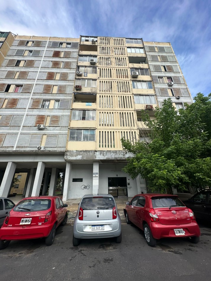 **u$s 39.500.-** - DPTO 3 AMB. EN VENTA  - BARRAGAN 4475 - REMEDIOS DE ESCALADA (VISTA A AV. HIPOLITO YRIGOYEN) - PISO ALTO
