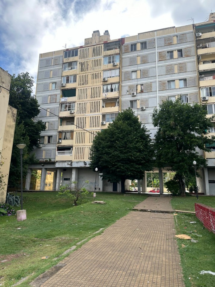 **u$s 39.500.-** - DPTO 3 AMB. EN VENTA  - BARRAGAN 4475 - REMEDIOS DE ESCALADA (VISTA A AV. HIPOLITO YRIGOYEN) - PISO ALTO