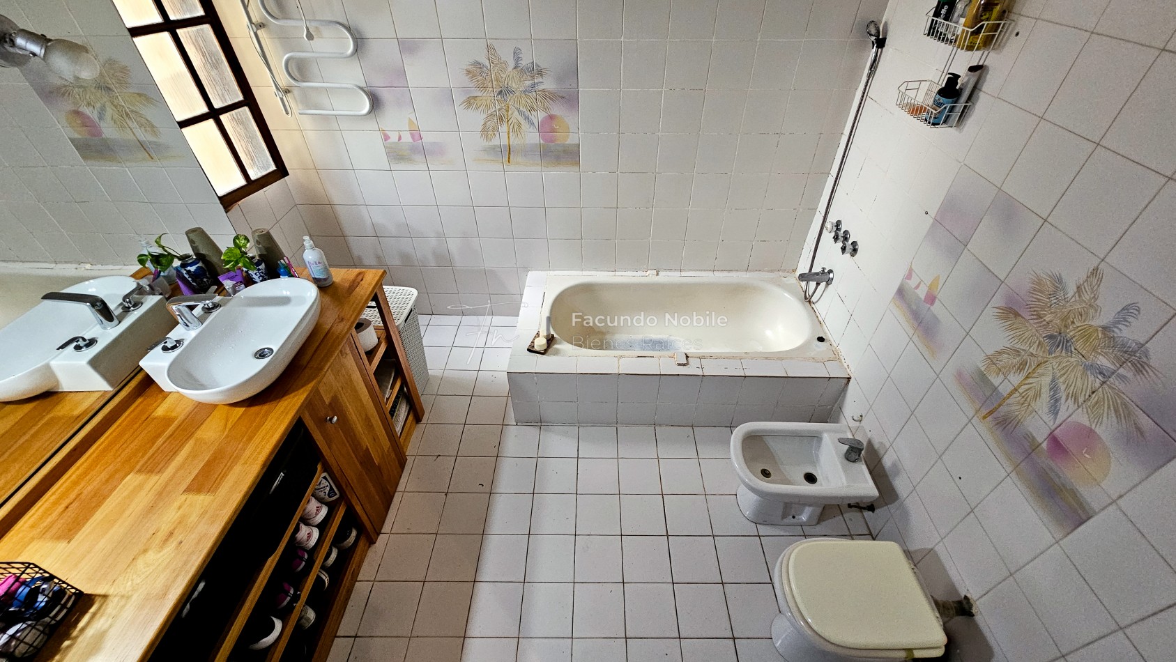 **U$S 71.900.-** - APTO CREDITO - Dto. de 3 ambientes de 95 m2 patio y balcon
