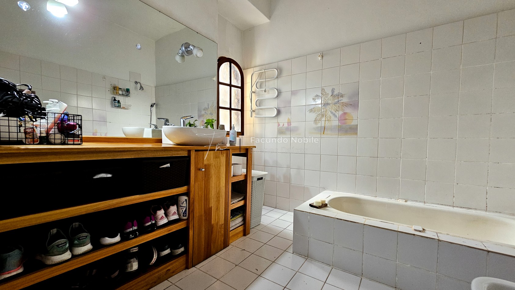 **U$S 71.900.-** - APTO CREDITO - Dto. de 3 ambientes de 95 m2 patio y balcon