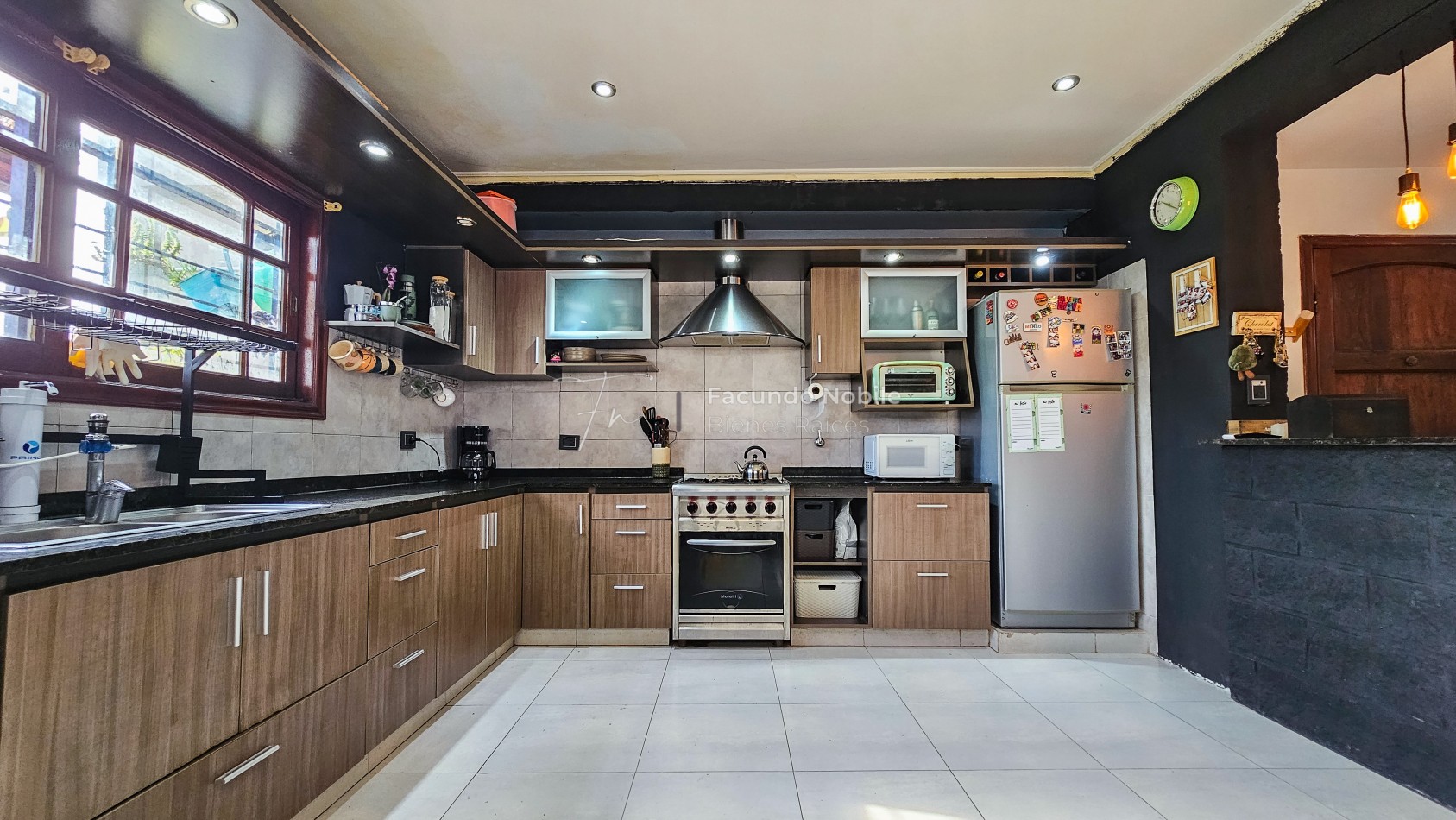 **U$S 71.900.-** - APTO CREDITO - Dto. de 3 ambientes de 95 m2 patio y balcon
