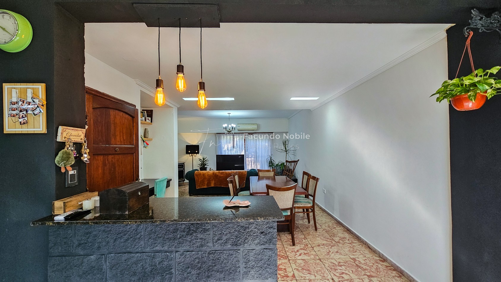 **U$S 71.900.-** - APTO CREDITO - Dto. de 3 ambientes de 95 m2 patio y balcon