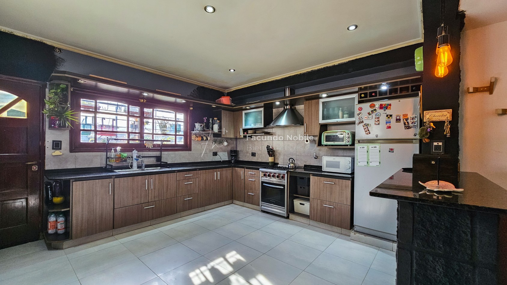 **U$S 71.900.-** - APTO CREDITO - Dto. de 3 ambientes de 95 m2 patio y balcon