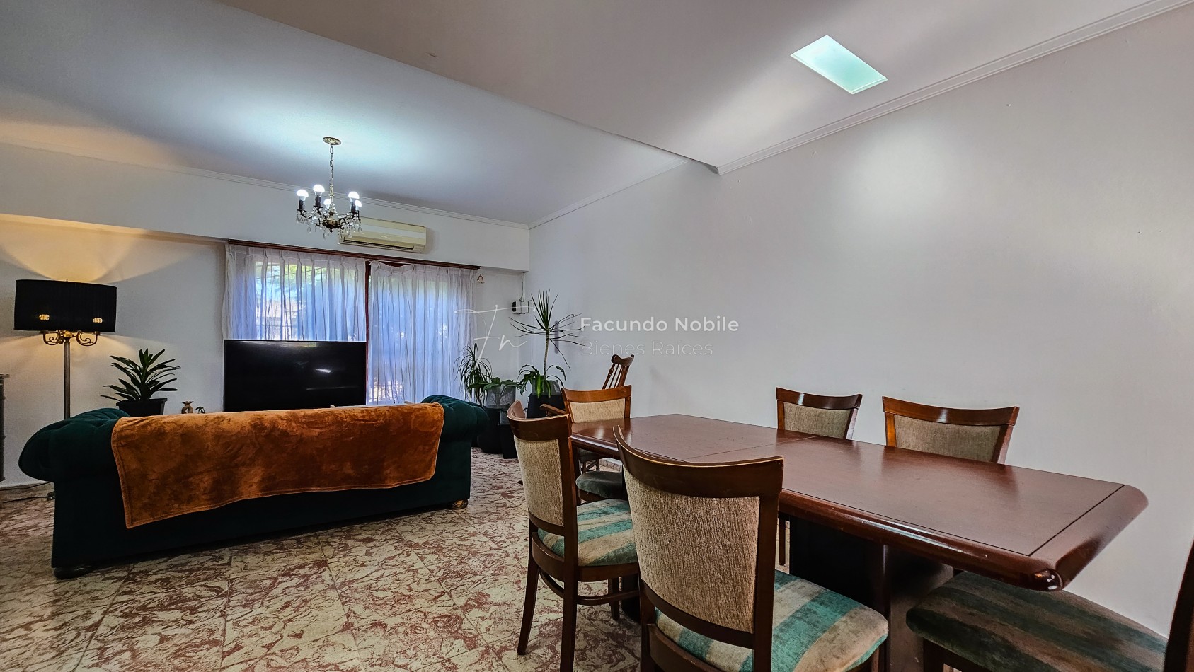 **U$S 71.900.-** - APTO CREDITO - Dto. de 3 ambientes de 95 m2 patio y balcon