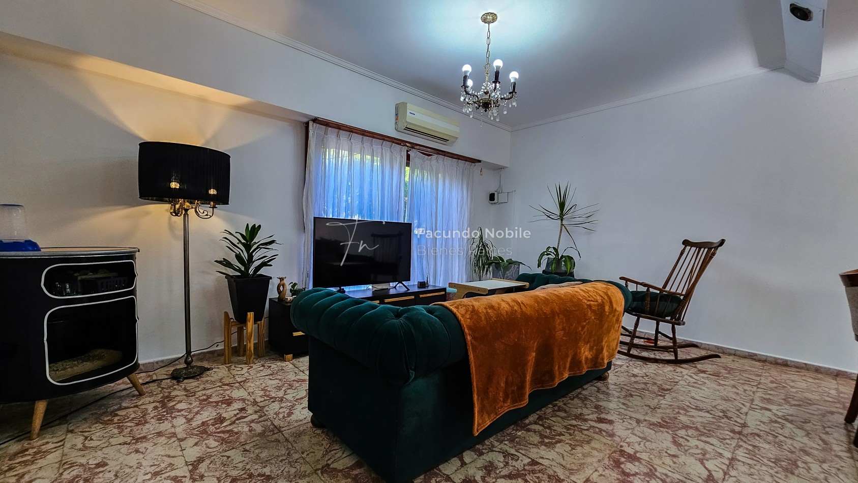 **U$S 71.900.-** - APTO CREDITO - Dto. de 3 ambientes de 95 m2 patio y balcon