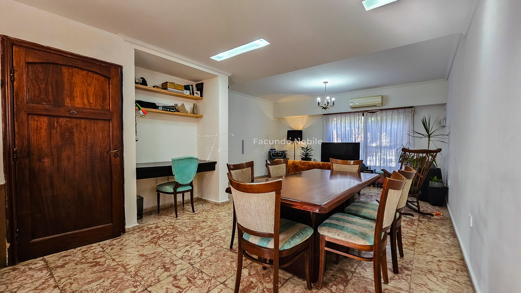 **U$S 71.900.-** - APTO CREDITO - Dto. de 3 ambientes de 95 m2 patio y balcon