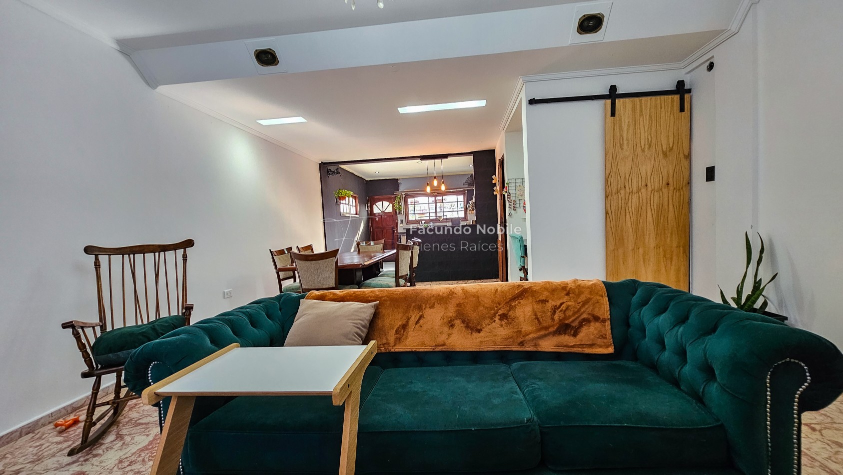 **U$S 71.900.-** - APTO CREDITO - Dto. de 3 ambientes de 95 m2 patio y balcon