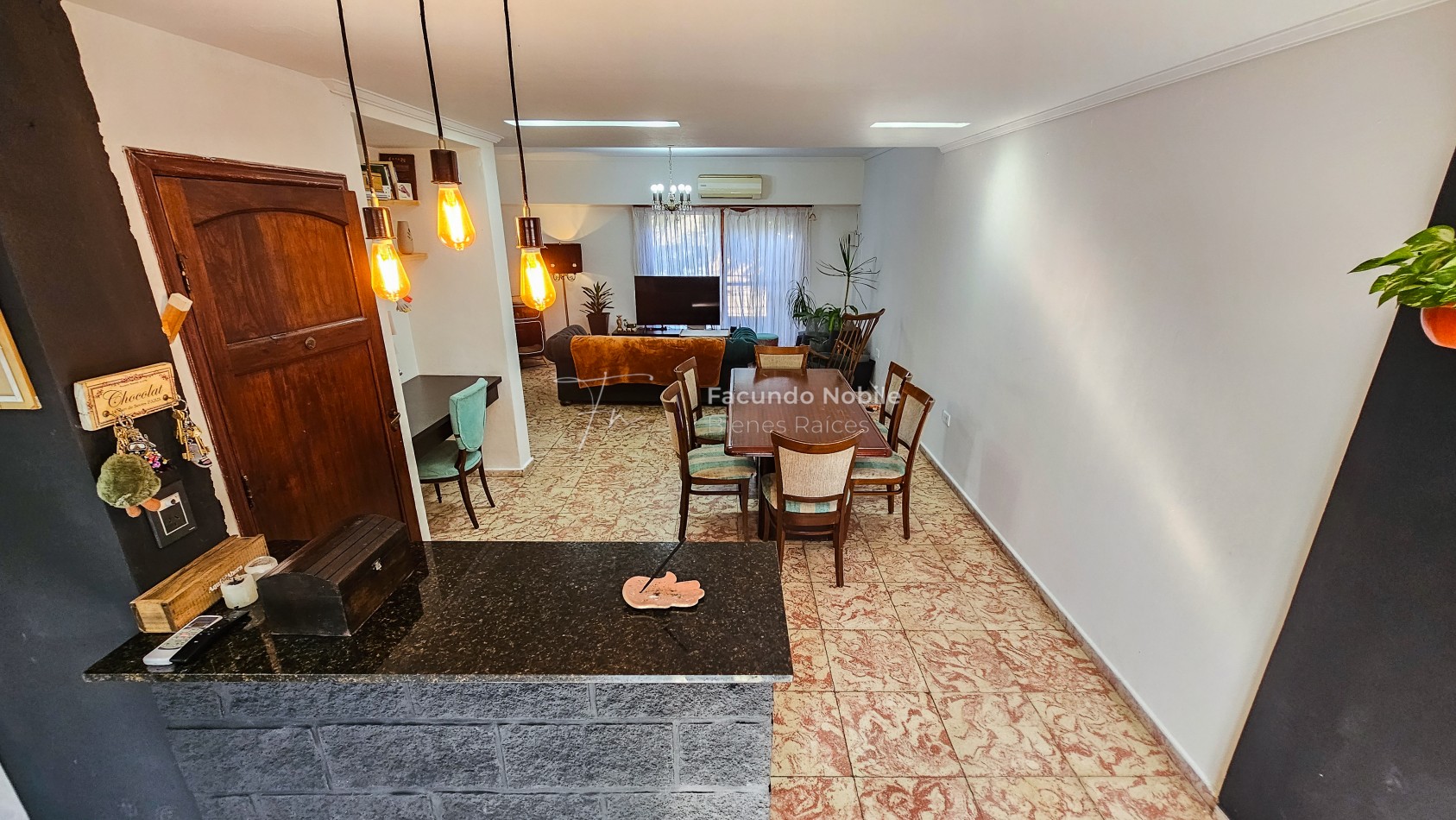 **U$S 71.900.-** - APTO CREDITO - Dto. de 3 ambientes de 95 m2 patio y balcon