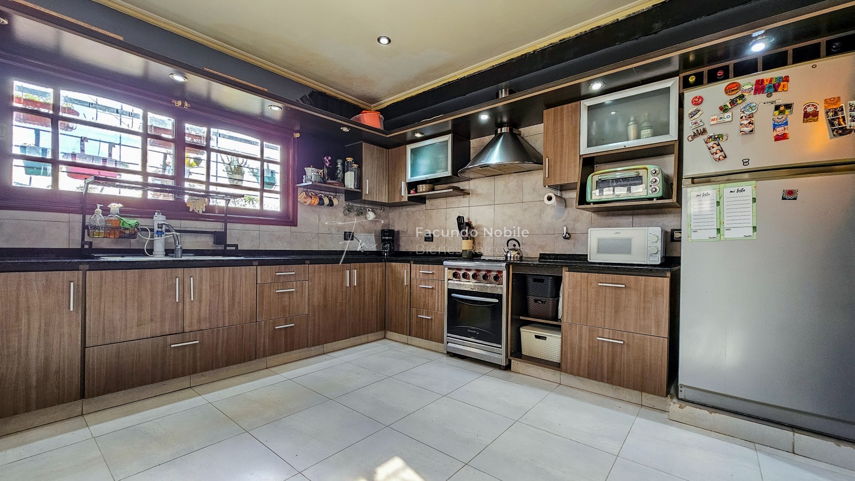 **U$S 71.900.-** - APTO CREDITO - Dto. de 3 ambientes de 95 m2 patio y balcon