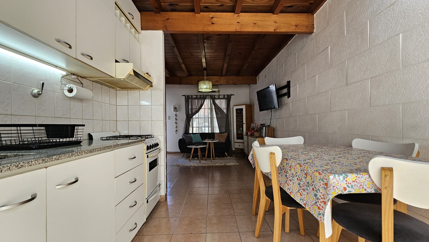 **64.900.-** - APTO CREDITO - DUPLEX DE 3 AMB. CON COCHERA y PATIO - Padilla 300 - Gerli