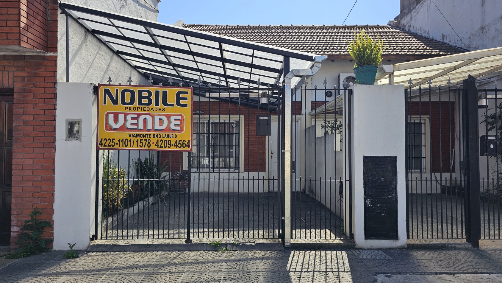 **64.900.-** - APTO CREDITO - DUPLEX DE 3 AMB. CON COCHERA y PATIO - Padilla 300 - Gerli