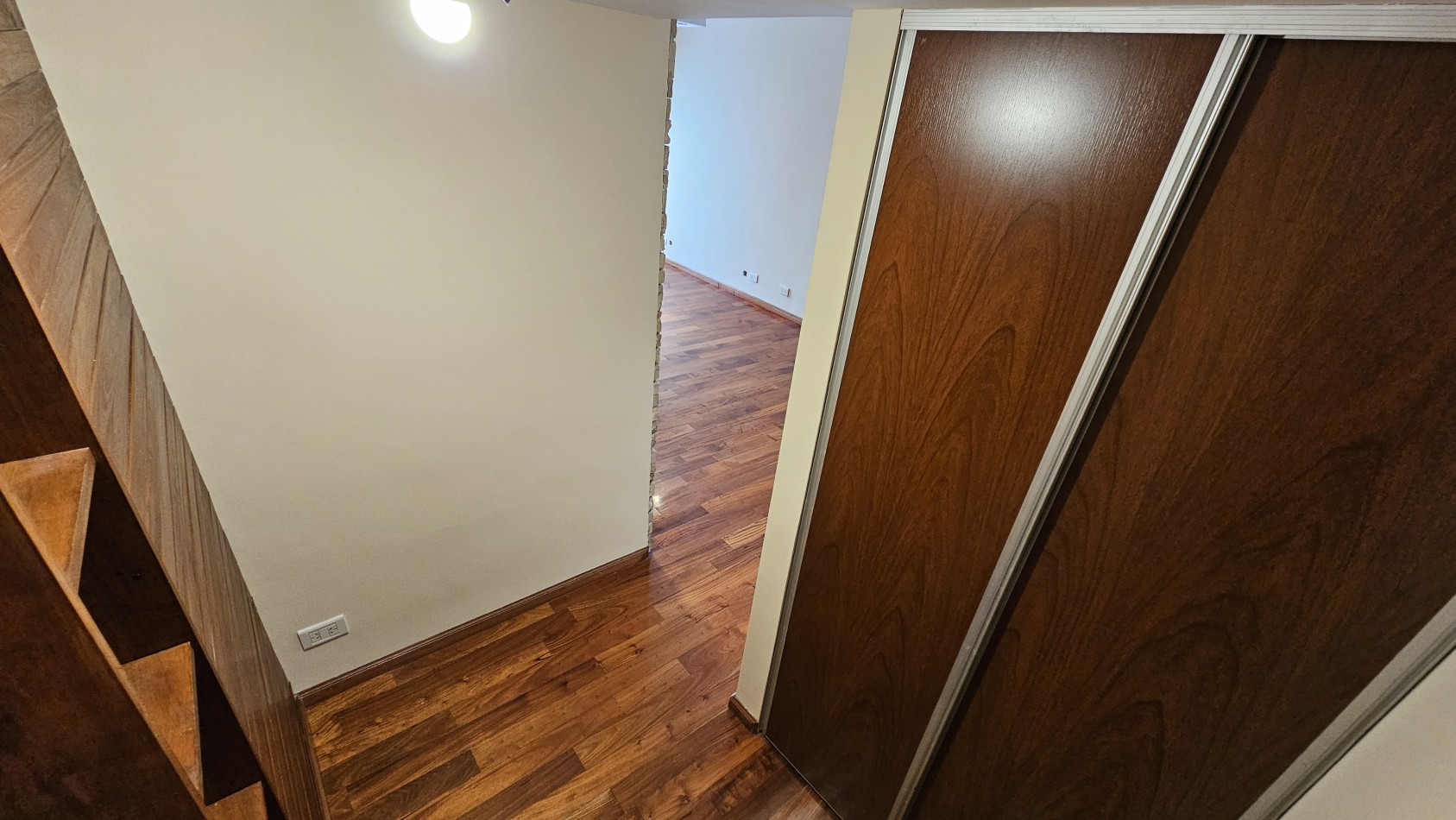 **U$S 137.000** Dpto. 3 amb. C/balcon en venta - M. Brin 2800 - LANUS CENTRO