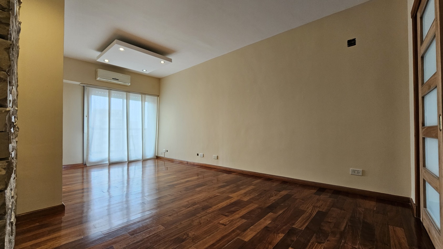 **U$S 137.000** Dpto. 3 amb. C/balcon en venta - M. Brin 2800 - LANUS CENTRO
