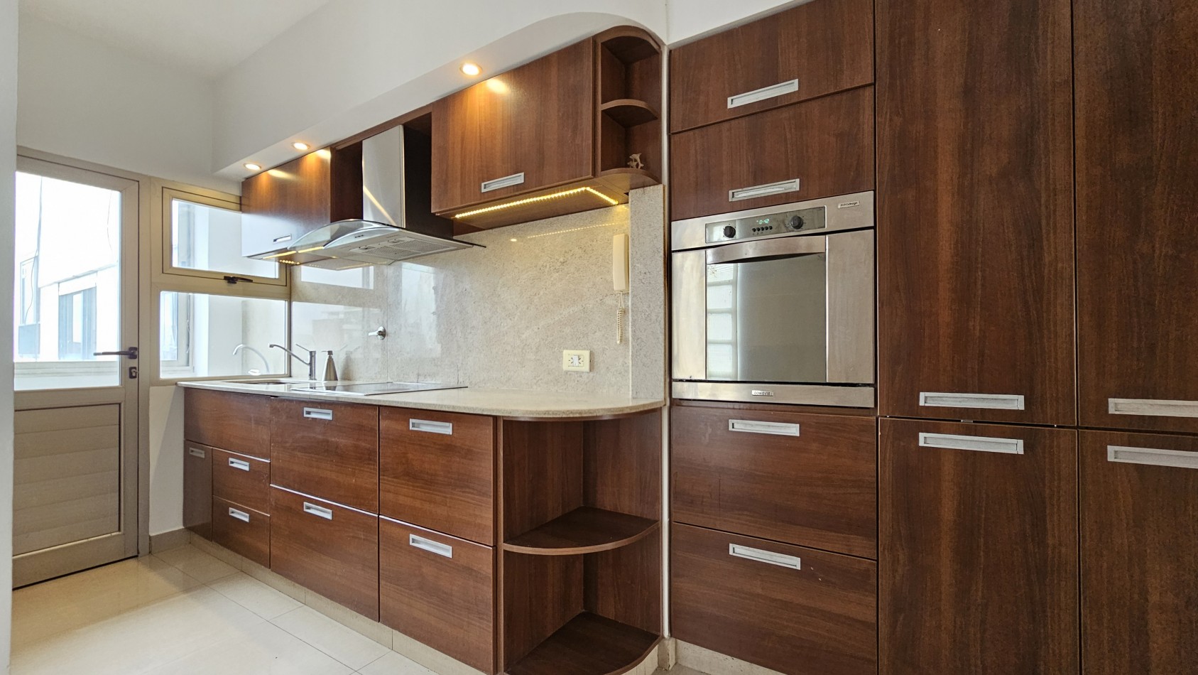 **U$S 137.000** Dpto. 3 amb. C/balcon en venta - M. Brin 2800 - LANUS CENTRO