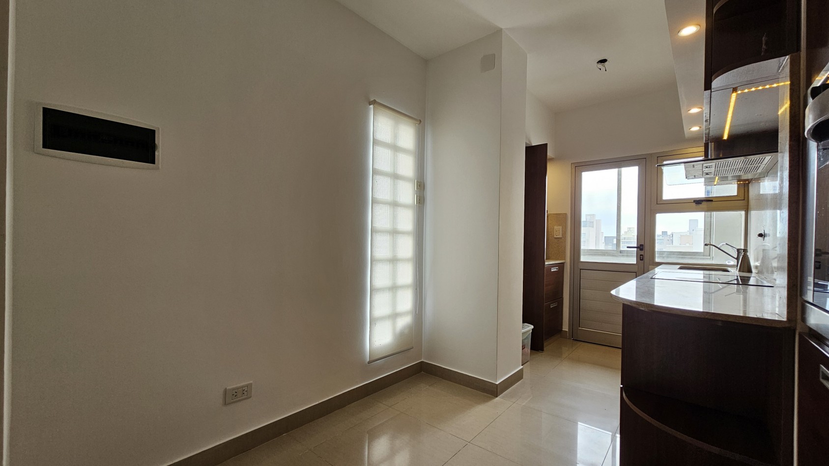 **U$S 137.000** Dpto. 3 amb. C/balcon en venta - M. Brin 2800 - LANUS CENTRO