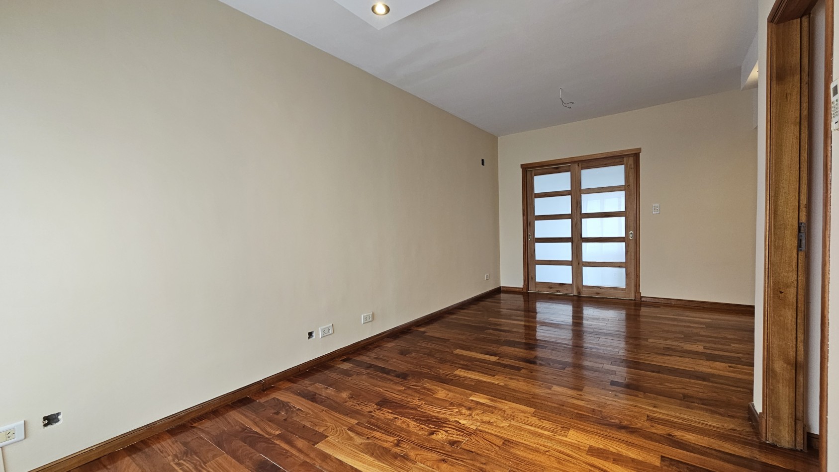 **U$S 137.000** Dpto. 3 amb. C/balcon en venta - M. Brin 2800 - LANUS CENTRO