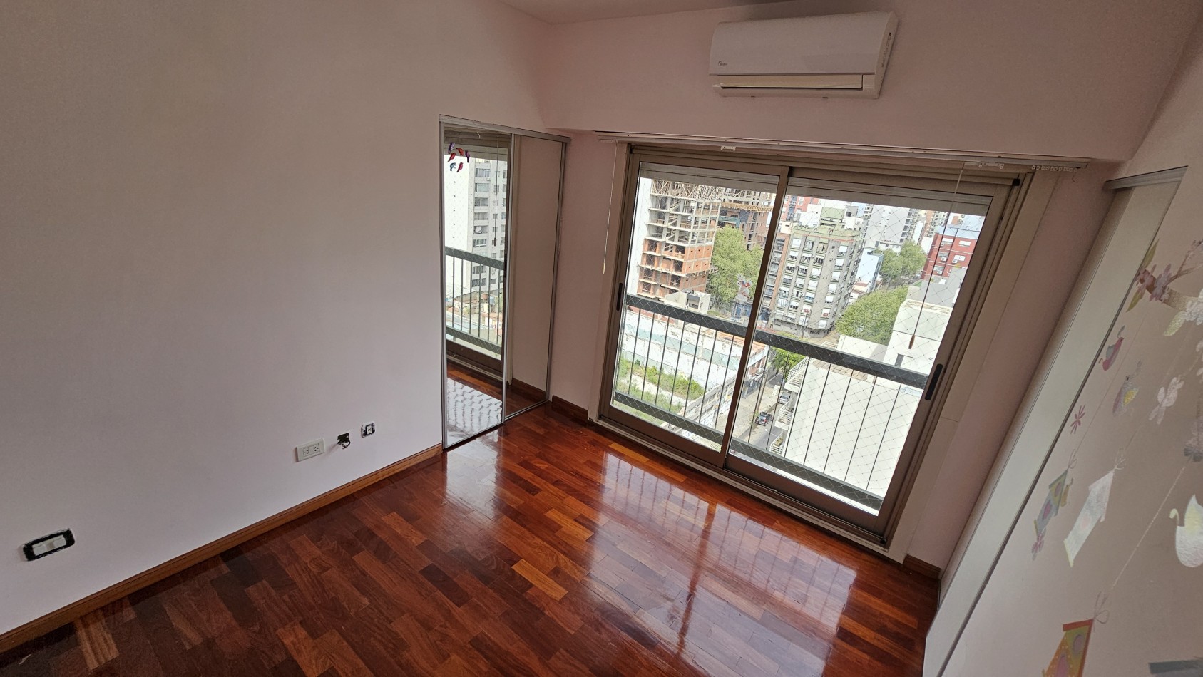 **U$S 137.000** Dpto. 3 amb. C/balcon en venta - M. Brin 2800 - LANUS CENTRO