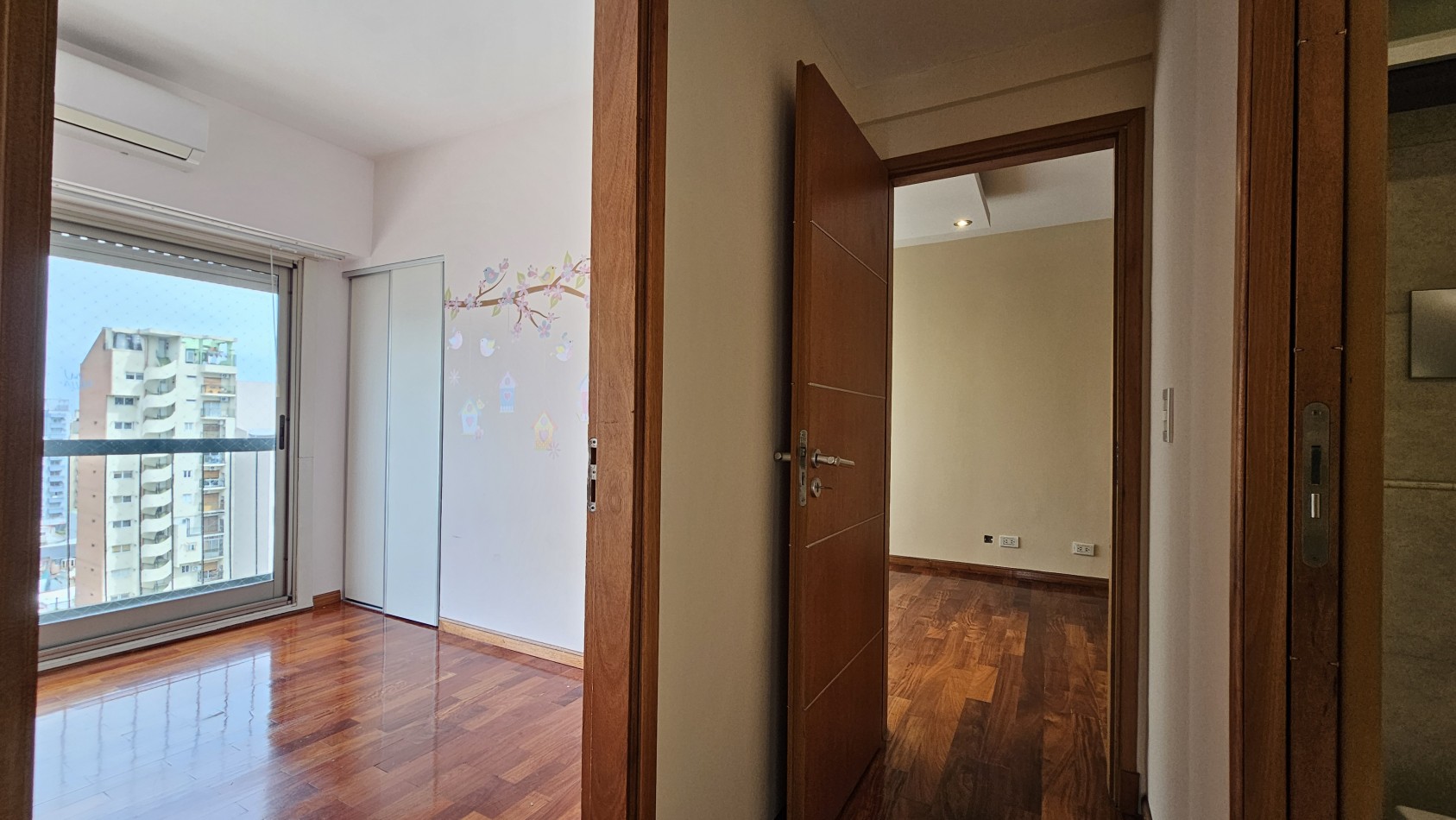 **U$S 137.000** Dpto. 3 amb. C/balcon en venta - M. Brin 2800 - LANUS CENTRO