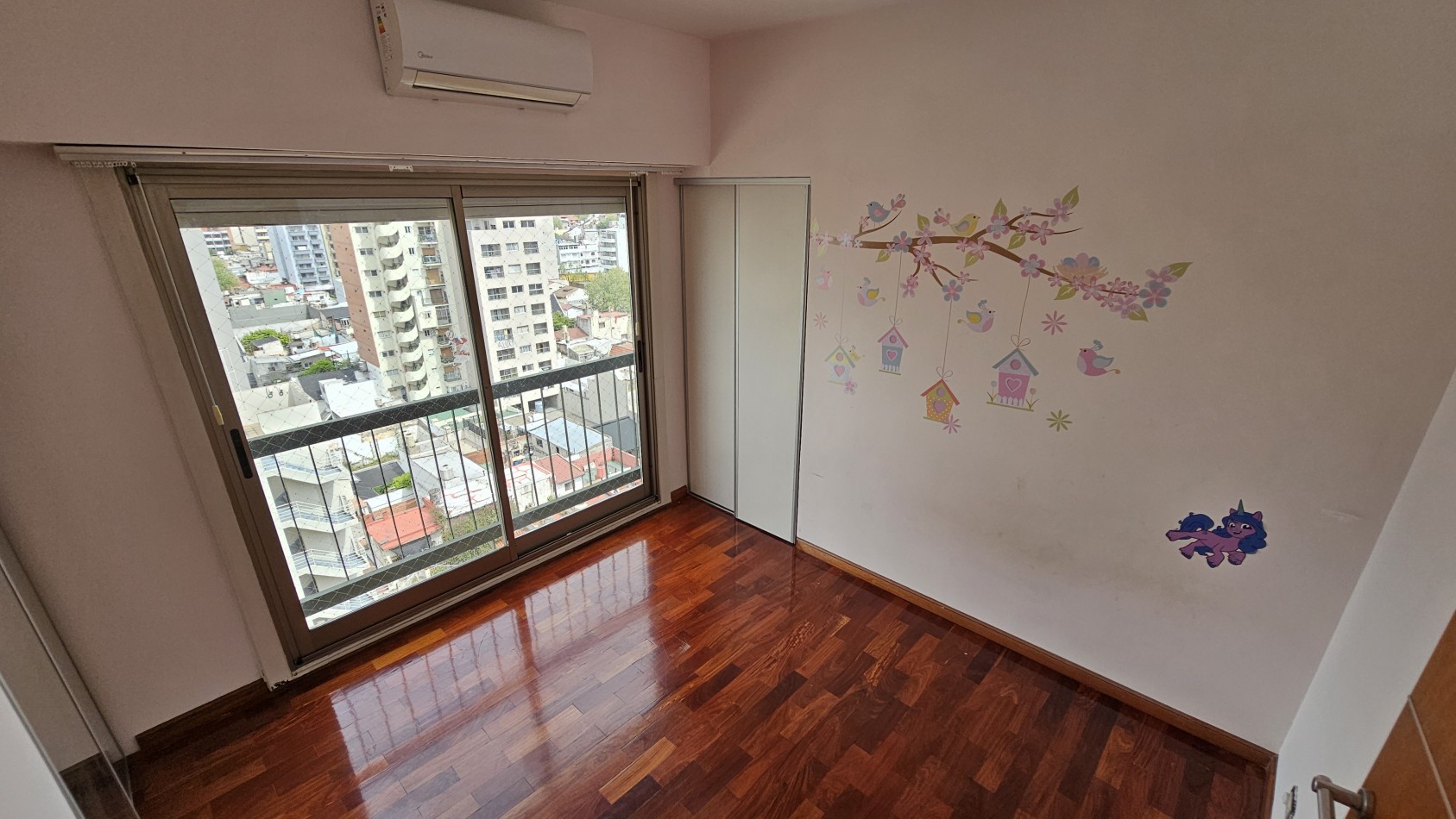 **U$S 137.000** Dpto. 3 amb. C/balcon en venta - M. Brin 2800 - LANUS CENTRO