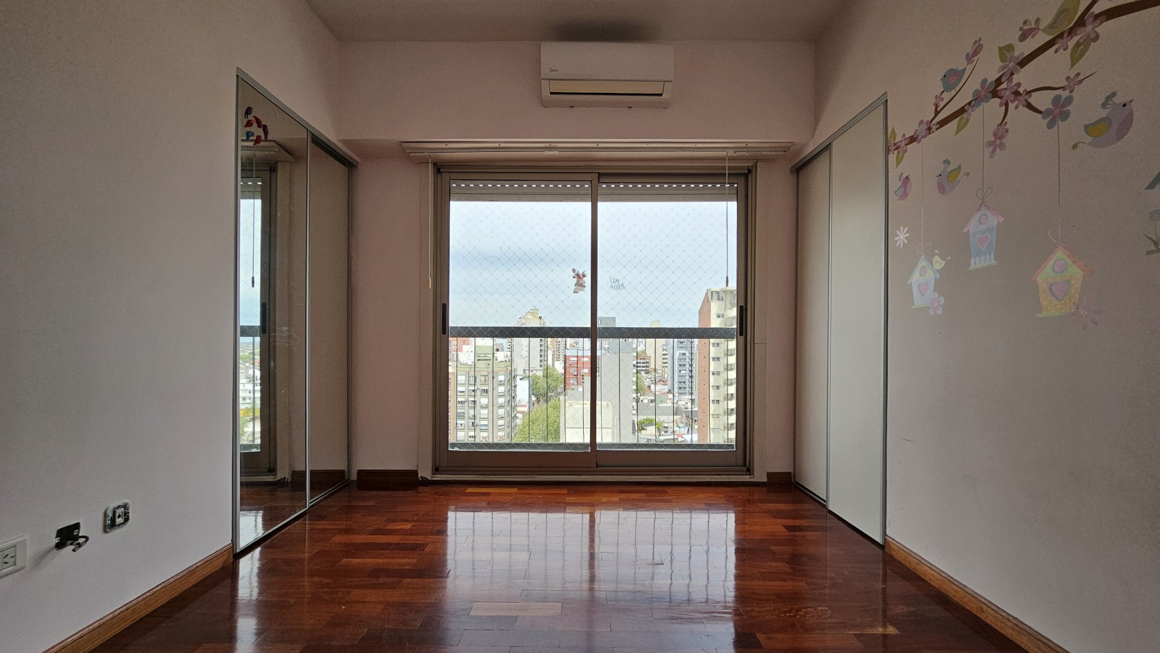 **U$S 137.000** Dpto. 3 amb. C/balcon en venta - M. Brin 2800 - LANUS CENTRO