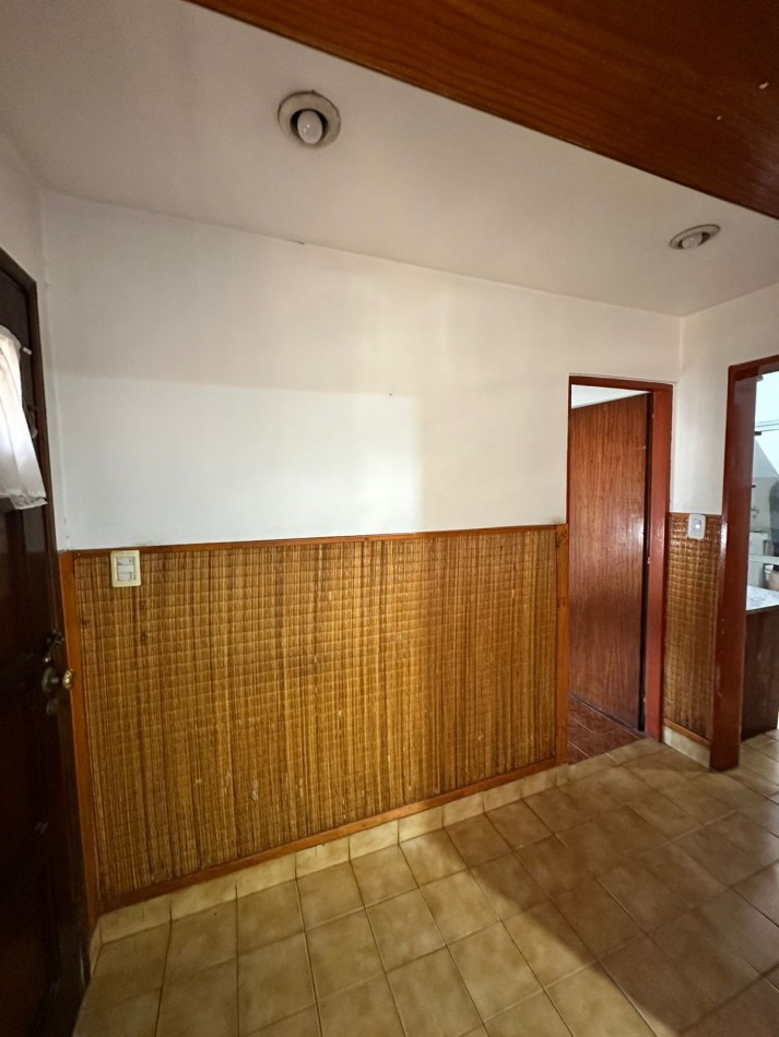 CASA 4 AMBIENTES CON PATIO Y TERRAZA - ROMA y GRANADEROS - LANUS ESTE