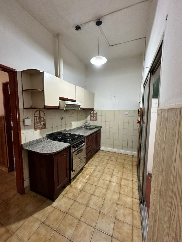 CASA 4 AMBIENTES CON PATIO Y TERRAZA - ROMA y GRANADEROS - LANUS ESTE