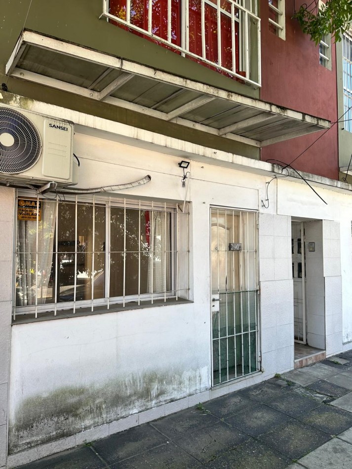 **u$s 45.000.-** PH AL FRENTE EN PLANTA BAJA 2 AMB. CON PATIO - Av. San Martin 2900 - Lanus
