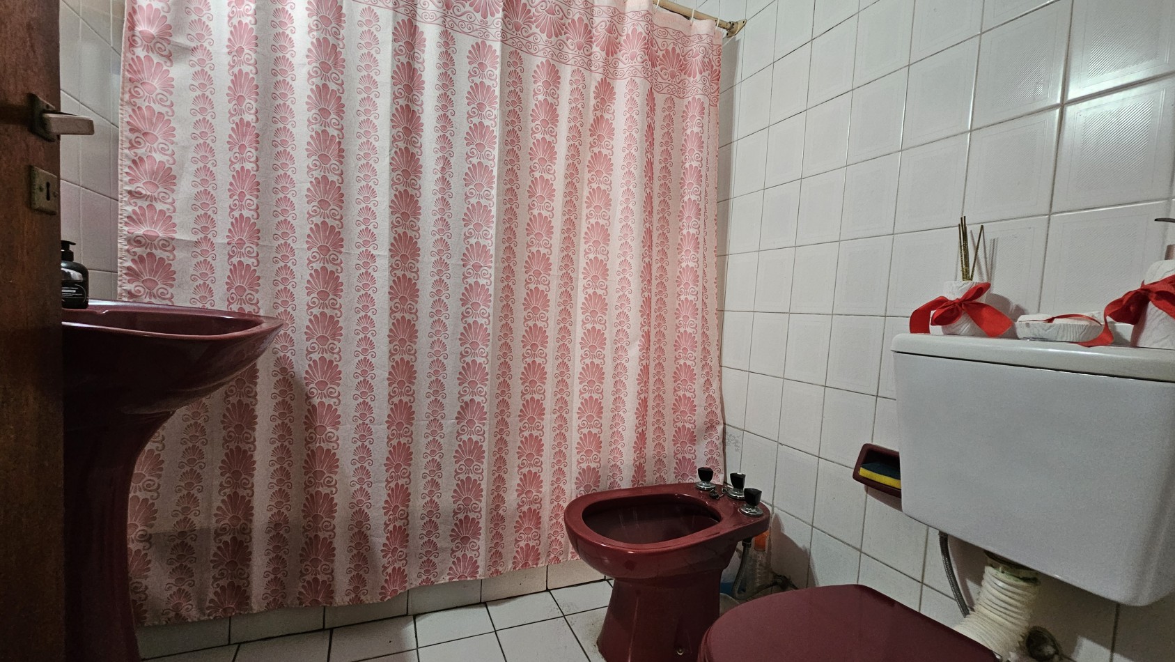 **u$s 85.000.-** - CASA 3 AMB. C/GARAGE, PATIO y TERRAZA S/LOTE PROPIO 8,66x17 mtrs Aprox - MENDOZA 1300 